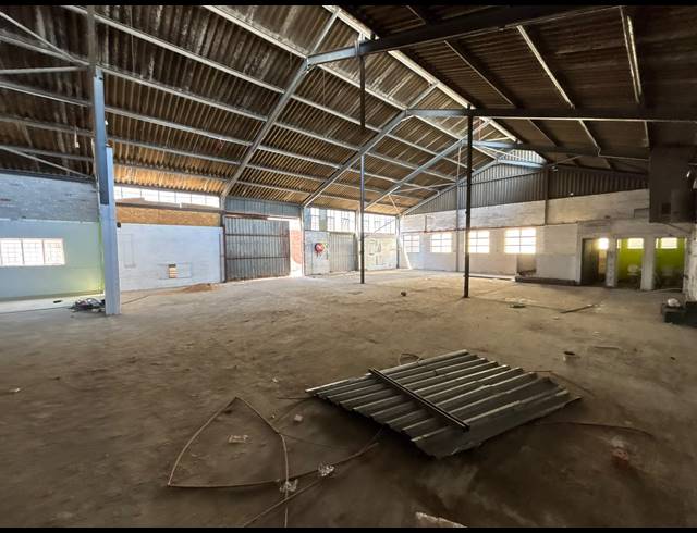 565M² WAREHOUSE TO LET IN EPPING INDUSTRIAL